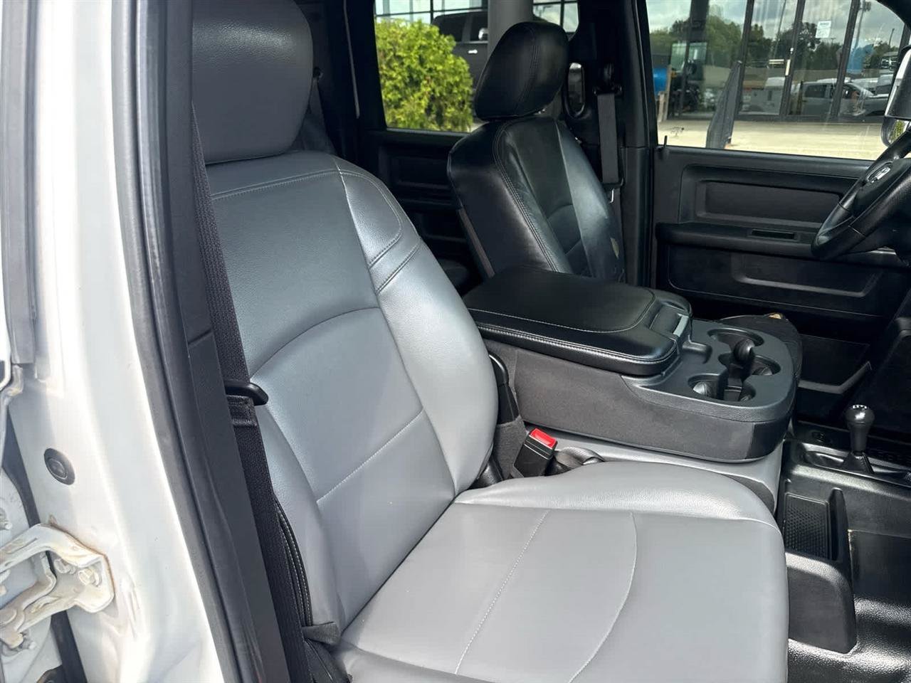 Used 2022 RAM 3500 Tradesman w/ Chrome Appearance Group AWD/4WD image 25