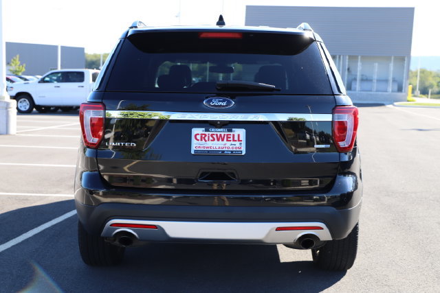 Used 2017 Ford Explorer Limited w/ Equipment Group 301A AWD/4WD image 4
