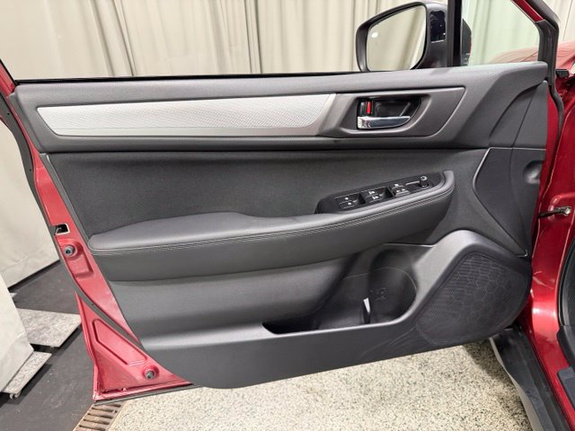 Used 2019 Subaru Outback 2.5i Premium AWD/4WD image 18