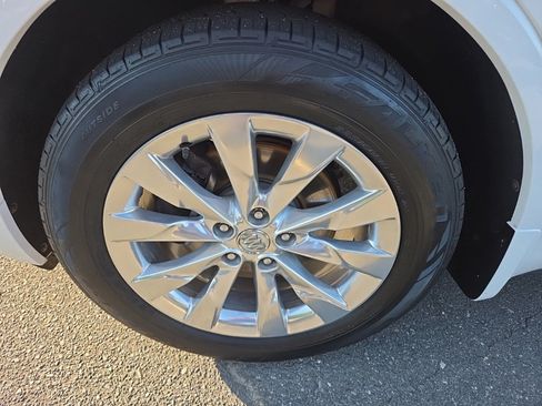 Used 2017 Buick Envision Essence FWD image 12