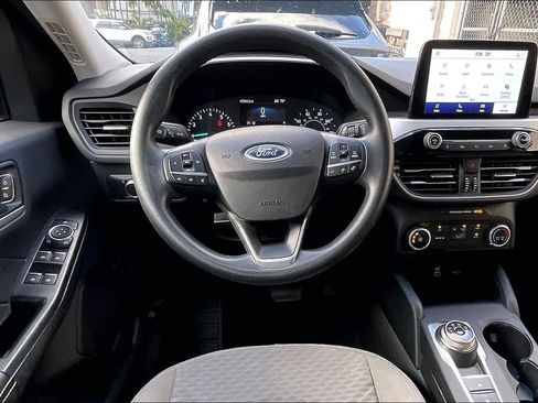 Used 2022 Ford Escape SE FWD image 14