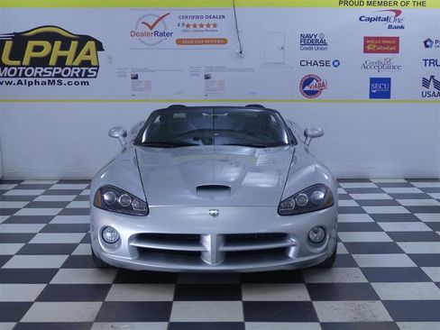 Used 2004 Dodge Viper SRT-10 RWD image 2