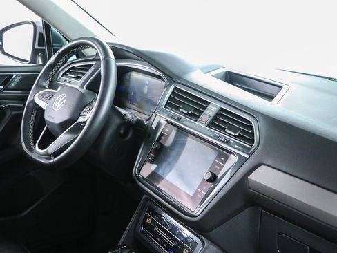 Used 2023 Volkswagen Tiguan SE FWD image 26