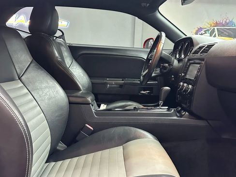 Used 2010 Dodge Challenger R/T image 23