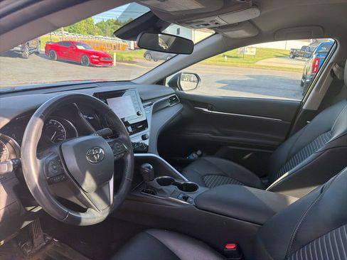 Used 2021 Toyota Camry SE AWD/4WD image 7