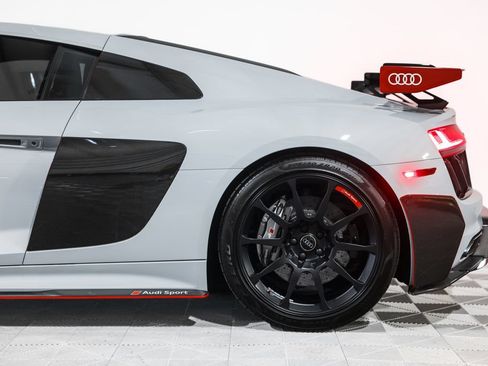 Used 2018 Audi R8 V10 plus w/ Full Leather Package AWD/4WD image 14