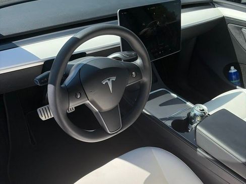 Used 2022 Tesla Model Y Performance image 4
