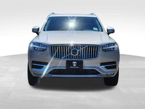 Certified 2025 Volvo XC90 B6 Core w/ Protection Package Premier AWD/4WD image 2
