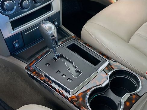 Used 2009 Chrysler 300 C image 15