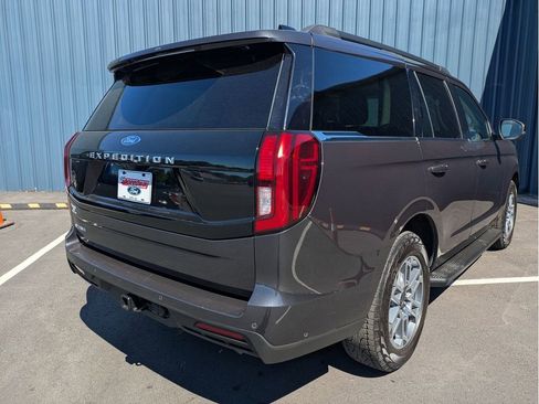 Used 2025 Ford Expedition Active AWD/4WD image 5