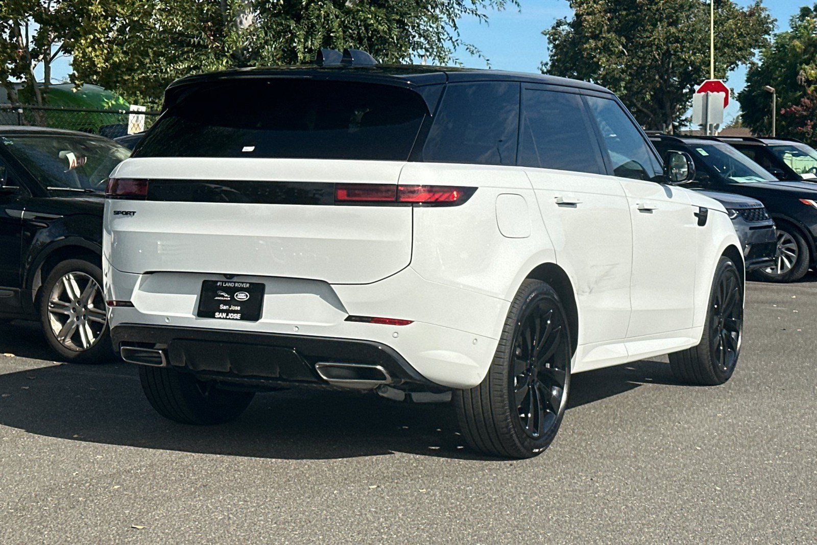 New 2026 Land Rover Range Rover Sport Dynamic SE AWD/4WD image 8