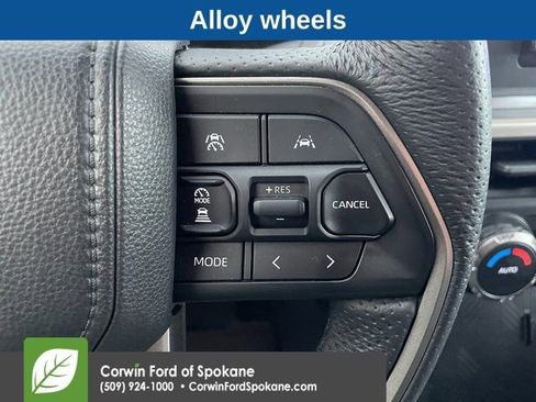 Used 2025 Toyota Tacoma TRD Off-Road image 23