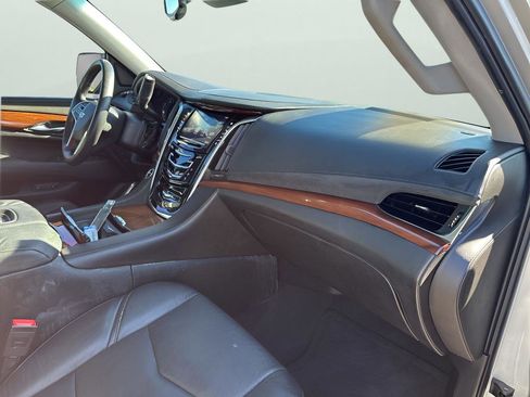 Used 2016 Cadillac Escalade Premium image 14