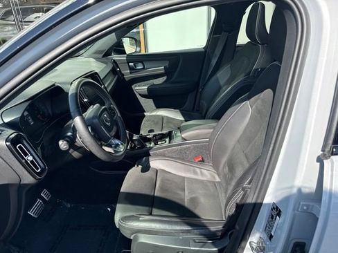 Used 2020 Volvo XC40 T5 R-Design w/ Protection Package AWD/4WD image 20