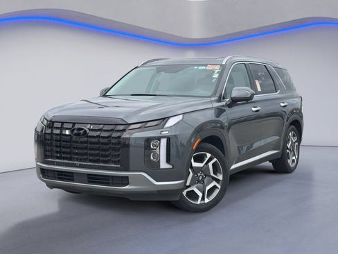 Used 2025 Hyundai Palisade Limited FWD image 2