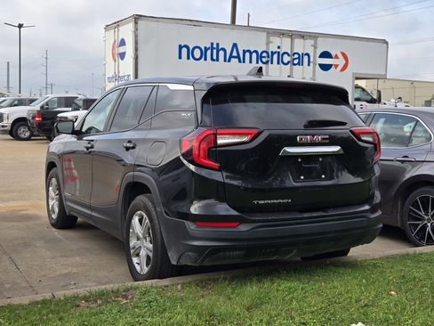 Used 2024 GMC Terrain SLE image 5