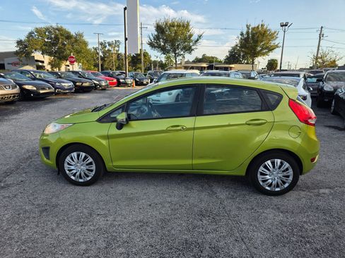 Used 2013 Ford Fiesta SE image 4