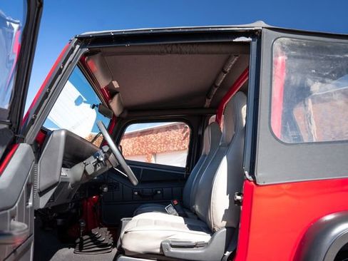 Used 1993 Jeep Wrangler S image 21