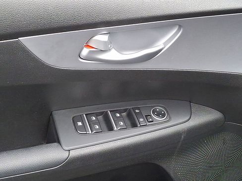 Certified 2023 Kia Forte LXS image 15