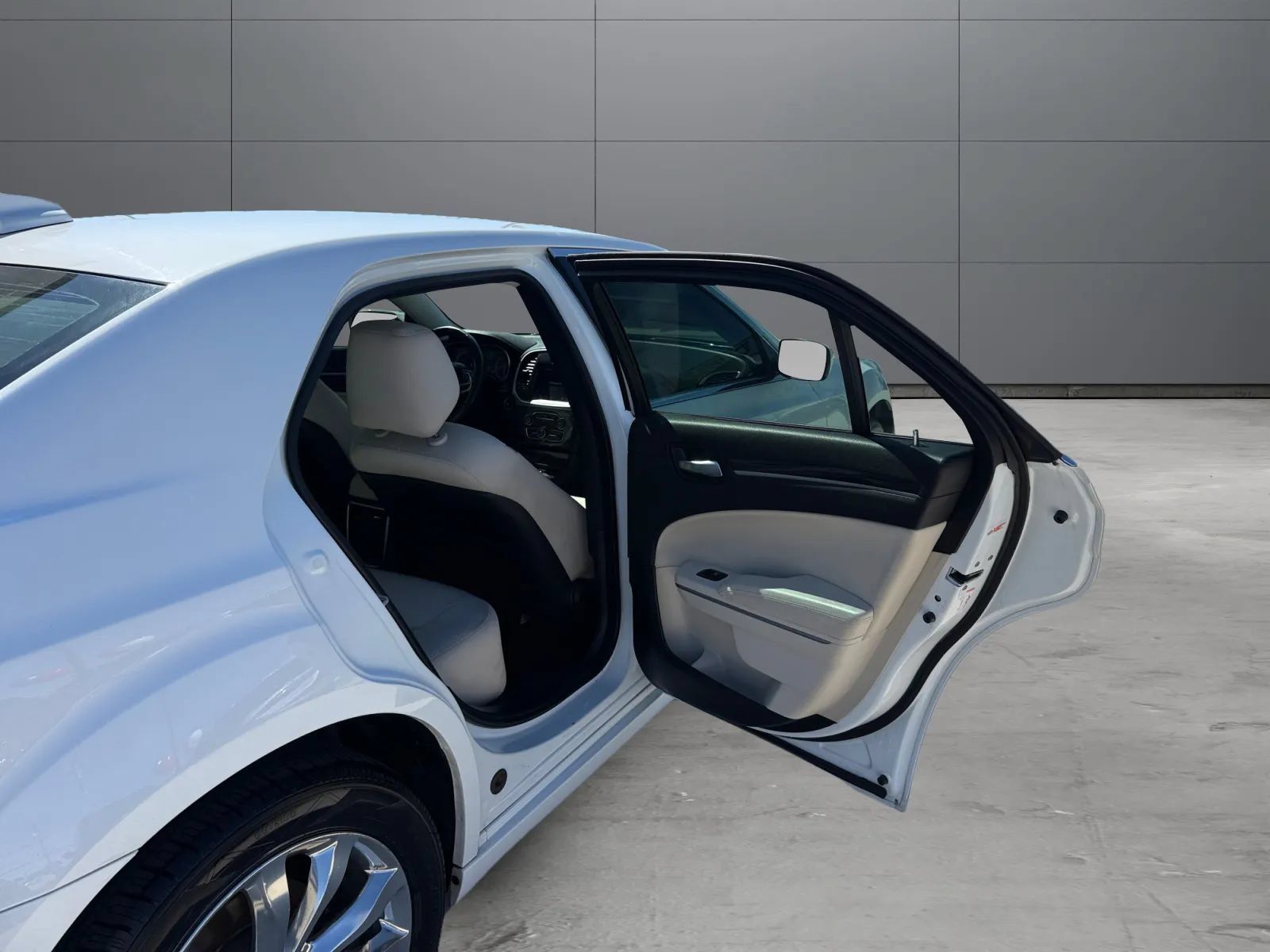 Used 2019 Chrysler 300 Touring AWD/4WD image 20