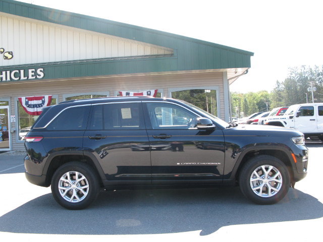Used 2023 Jeep Grand Cherokee Limited AWD/4WD image 3