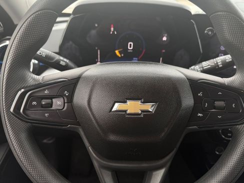 Used 2025 Chevrolet Trax LT image 28