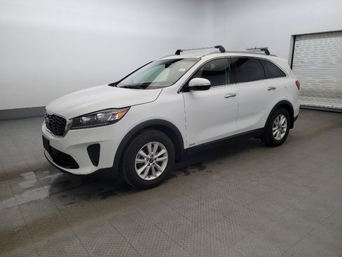 Used 2020 Kia Sorento LX w/ LX I4 Convenience Package image 2
