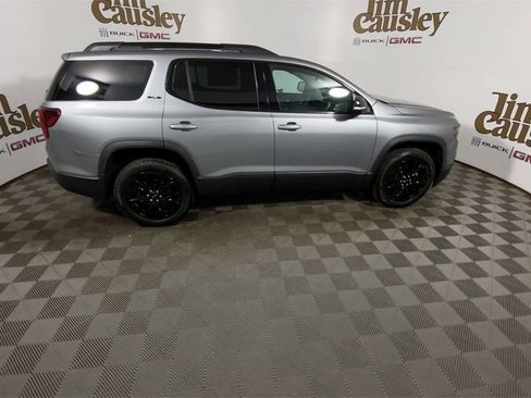 Used 2023 GMC Acadia SLE w/ Driver Convenience Package image 9