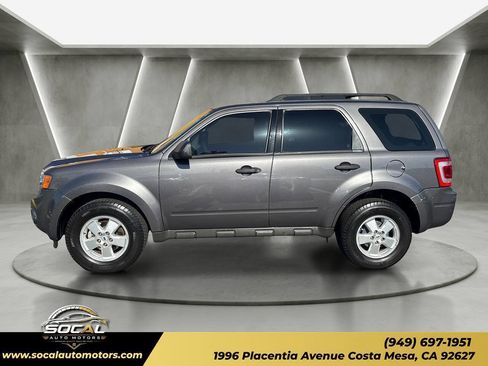 Used 2010 Ford Escape XLS FWD image 2