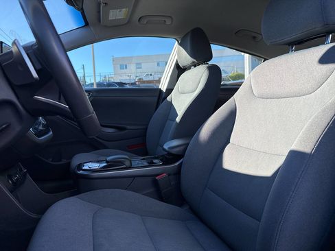 Used 2021 Hyundai Ioniq SE image 29