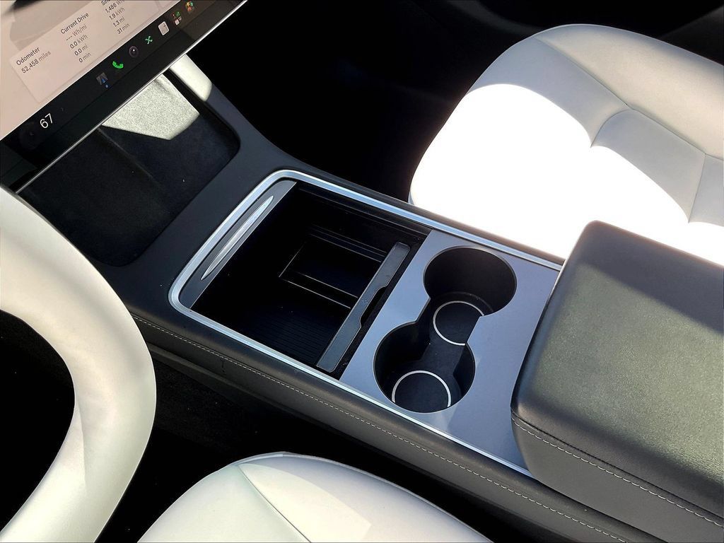 Used 2024 Tesla Model Y Long Range AWD/4WD image 18