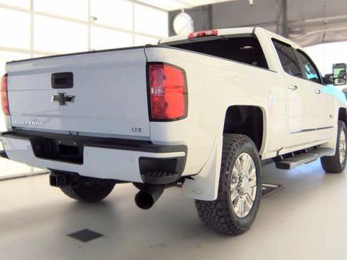 Used 2019 Chevrolet Silverado 2500 LTZ w/ Duramax Plus Package AWD/4WD image 4