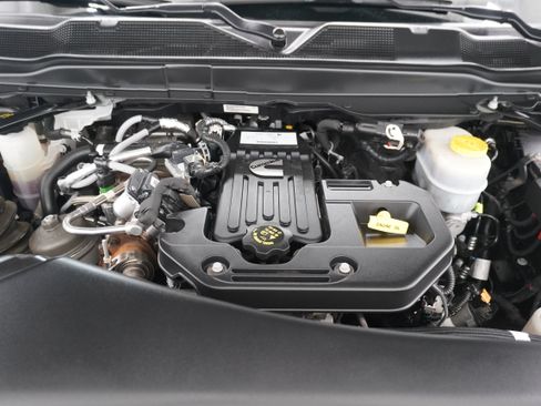 Used 2025 RAM 3500 Limited AWD/4WD image 40