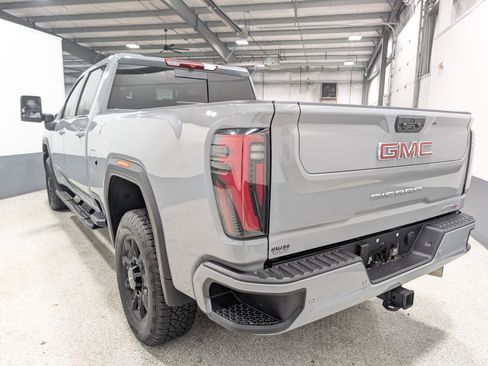 Used 2025 GMC Sierra 3500 AT4 image 5