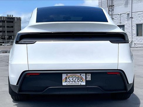 Used 2026 Tesla Model Y 2WD image 5