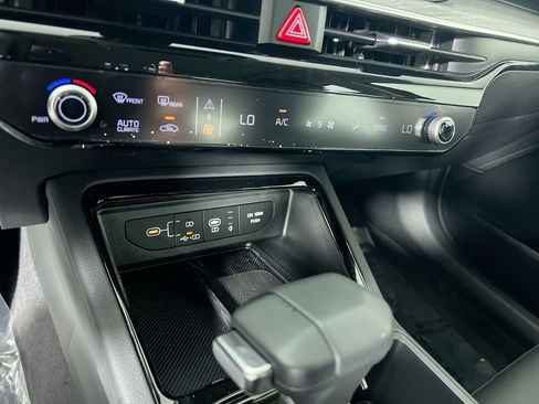 New 2025 Kia K5 EX image 25