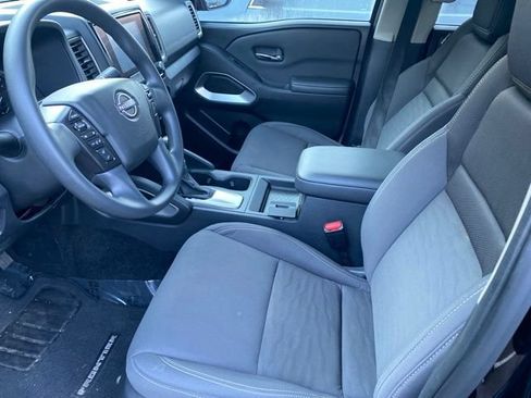 Used 2023 Nissan Frontier SV AWD/4WD image 12