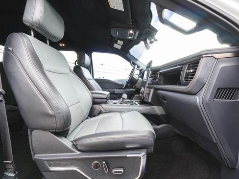 Used 2022 Ford F150 Lightning Lariat image 39