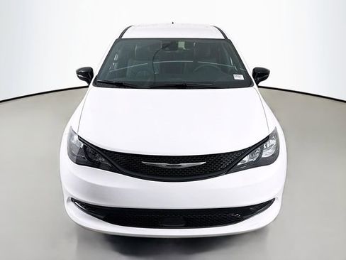 New 2026 Chrysler Voyager LX image 2