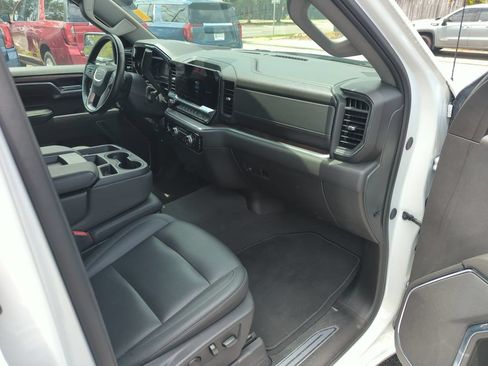Used 2024 GMC Sierra 1500 SLT AWD/4WD image 32