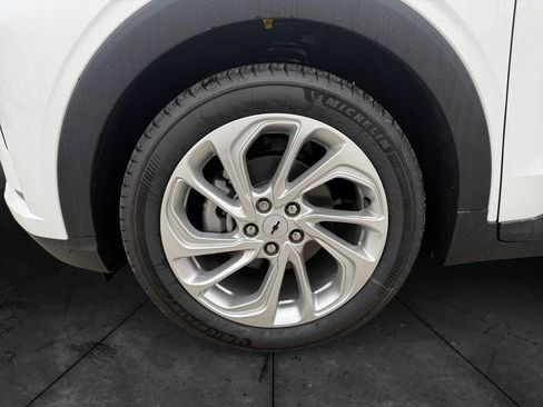 New 2027 Chevrolet Bolt LT w/ Comfort Package FWD image 14