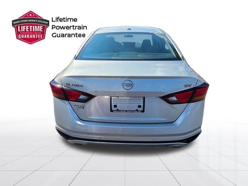 Used 2024 Nissan Altima 2.5 SV w/ SV Premium Package FWD image 8