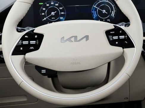 New 2026 Kia Niro Wave w/ Wave Preserve Package FWD image 25
