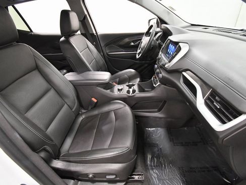 Used 2024 GMC Terrain SLT image 18