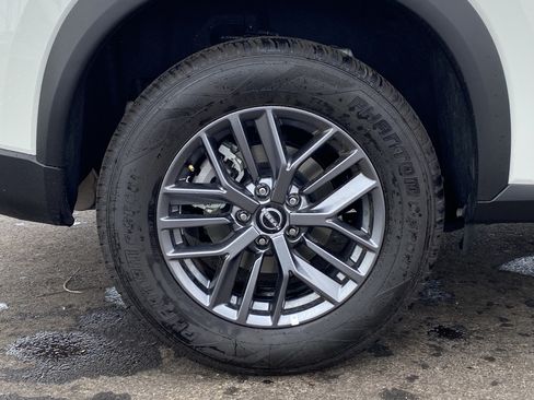 Used 2025 Nissan Rogue S AWD/4WD image 9