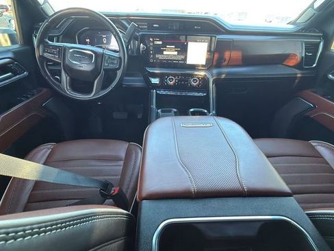 Used 2024 GMC Sierra 2500 Denali Ultimate image 18