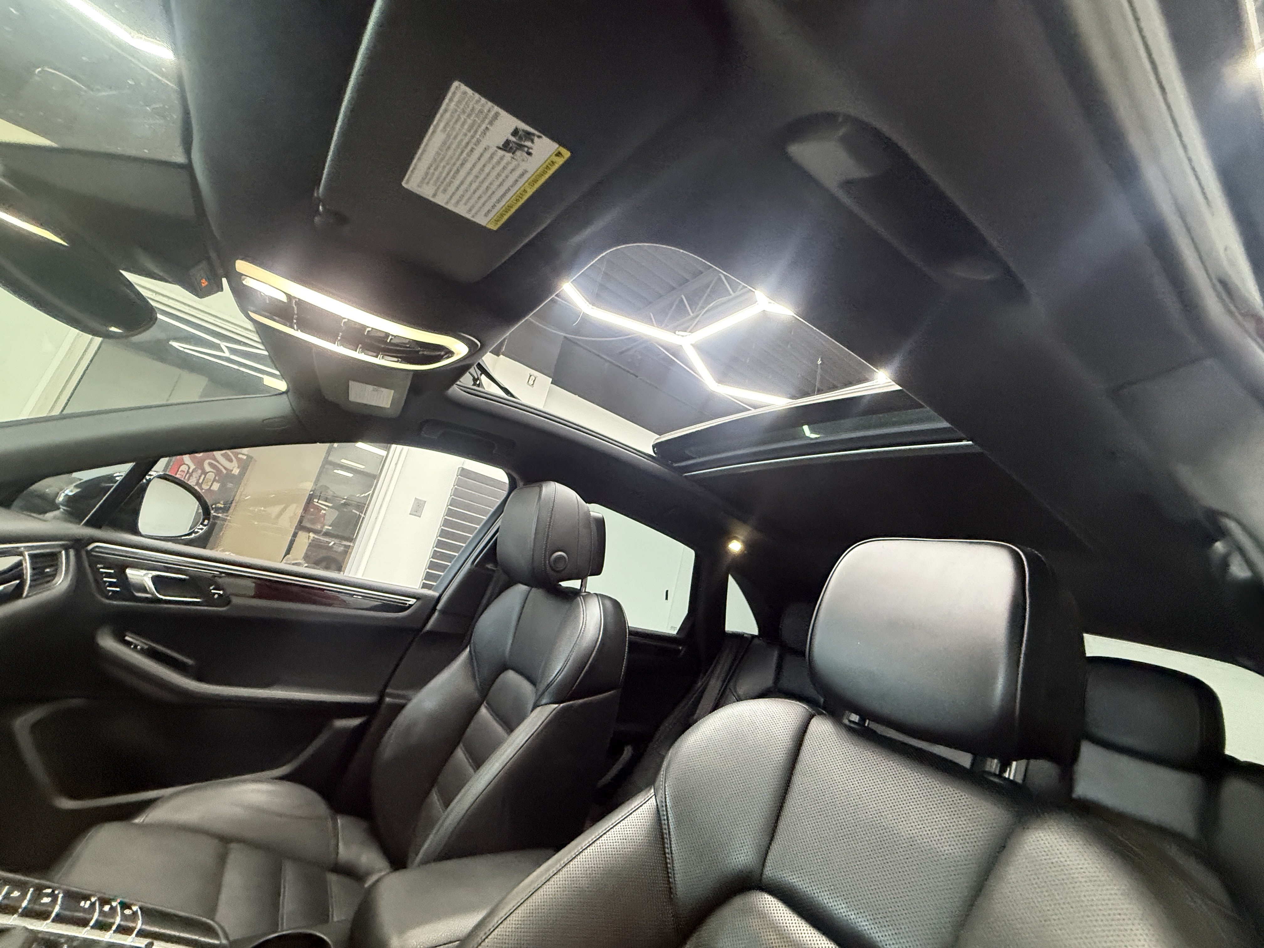 Used 2018 Porsche Macan S AWD/4WD image 11