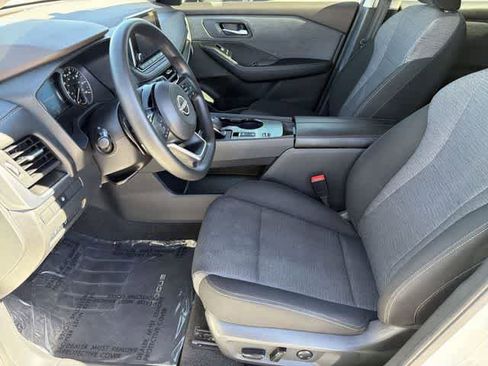 Used 2023 Nissan Rogue SV image 13