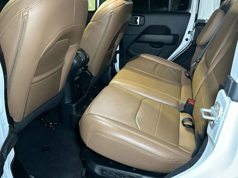 Used 2022 Jeep Wrangler Unlimited Sahara w/ Cold Weather Group image 15