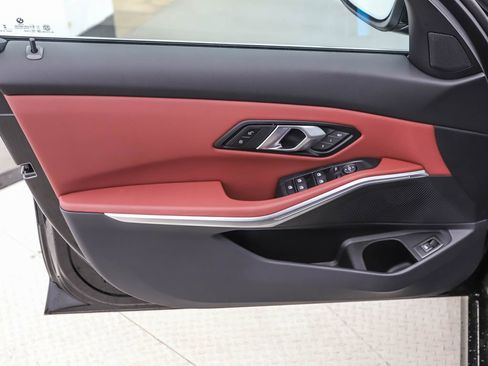 Used 2025 BMW 330i xDrive Sedan w/ Convenience Package image 9